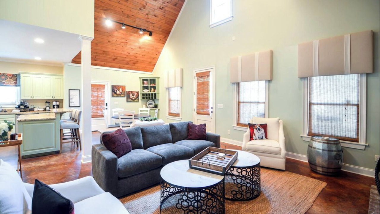 Photo of Livingroom in Starkville