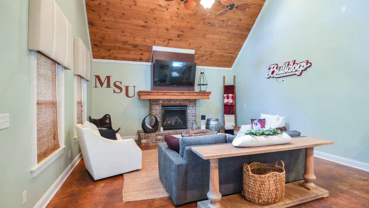 Photo of Livingroom in Starkville