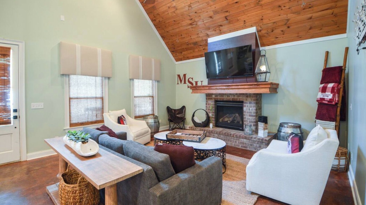 Photo of Livingroom in Starkville