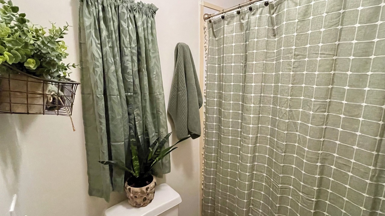 Photo of Bathroom in Hawkins