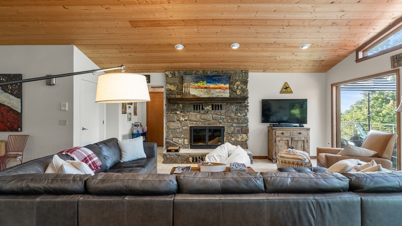 Photo of Livingroom in Quitman