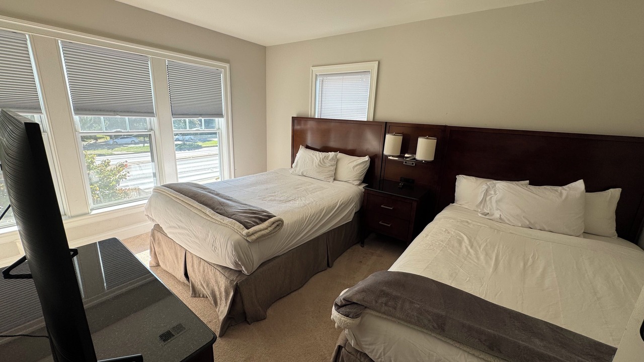 Photo of Bedroom in Baileys Crossroads