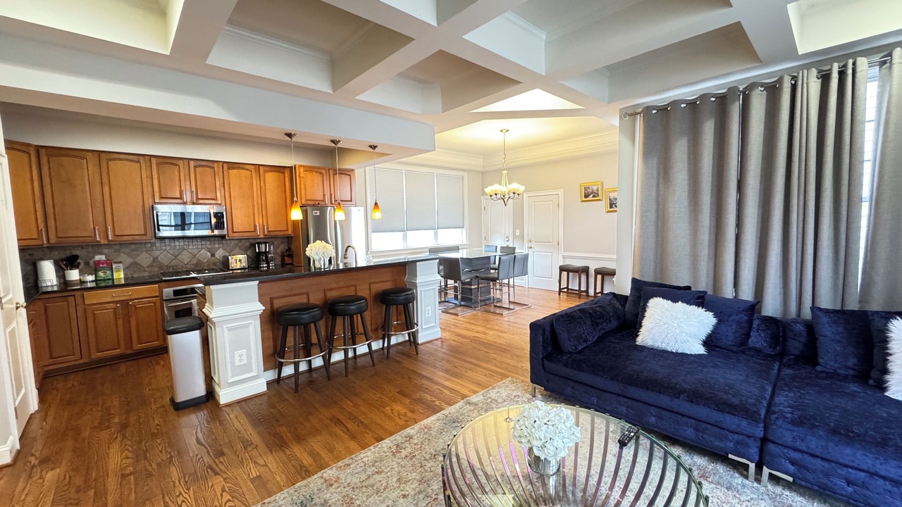 Photo of Livingroom in Baileys Crossroads