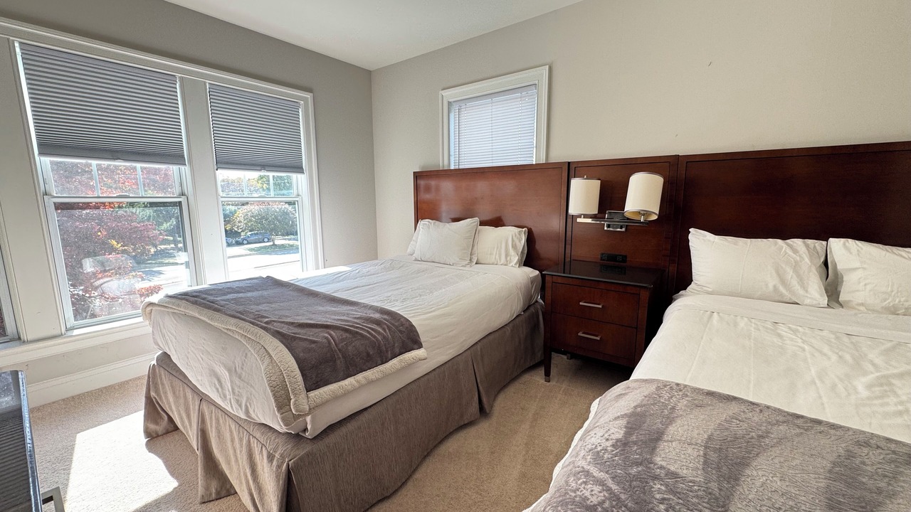 Photo of Bedroom in Baileys Crossroads