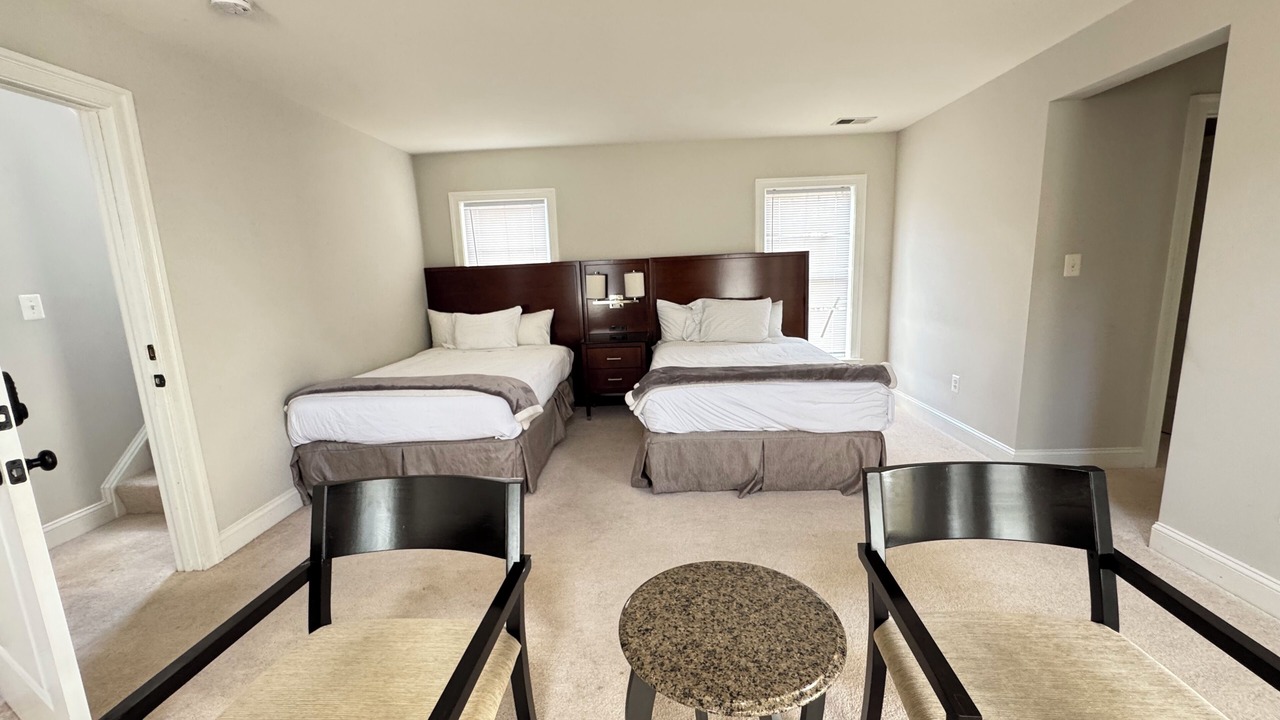 Photo of Bedroom in Baileys Crossroads