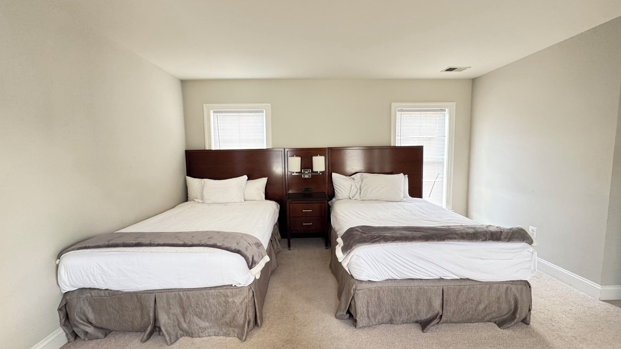 Photo of Bedroom in Baileys Crossroads