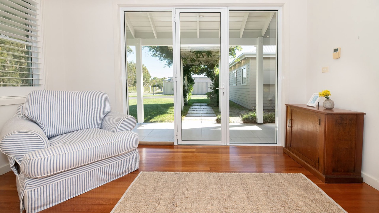 Photo of Others in One Mile