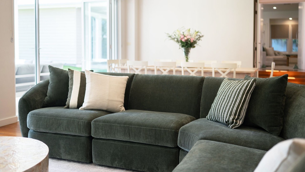 Photo of Livingroom in One Mile