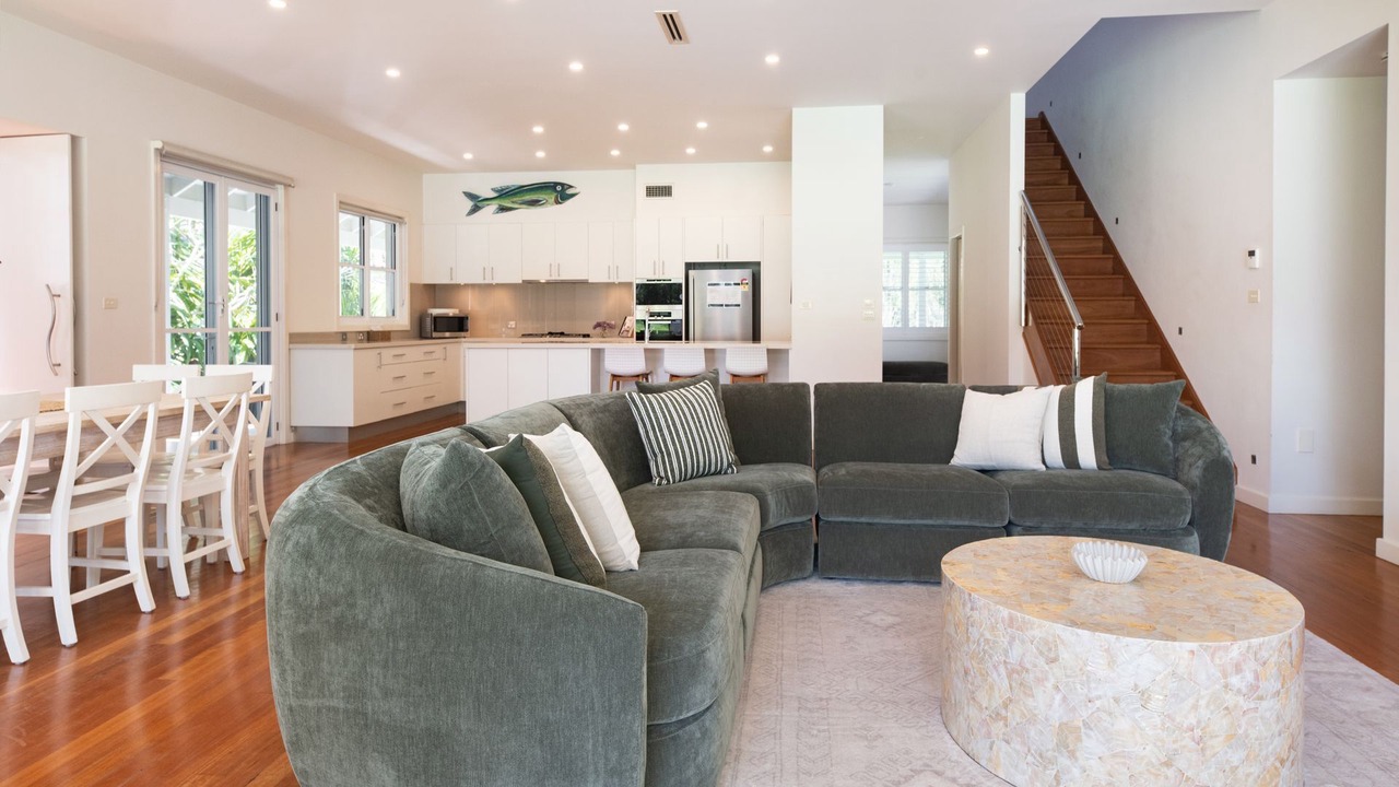 Photo of Livingroom in One Mile