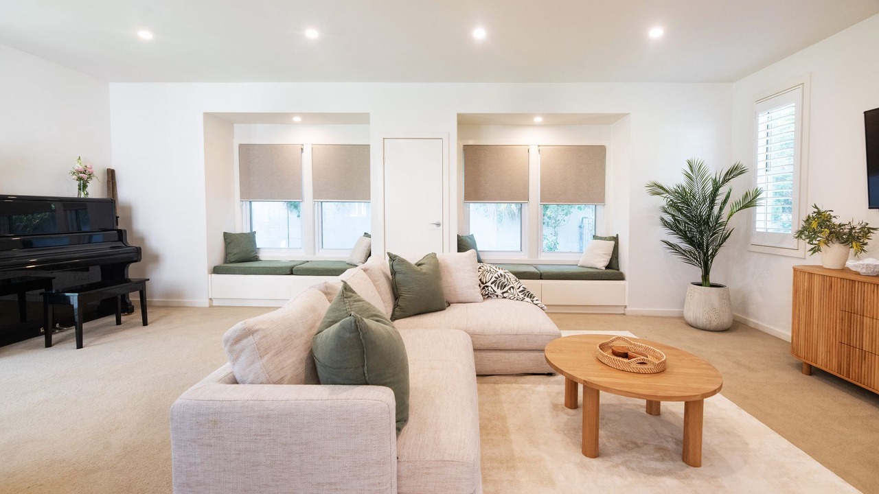 Photo of Livingroom in One Mile