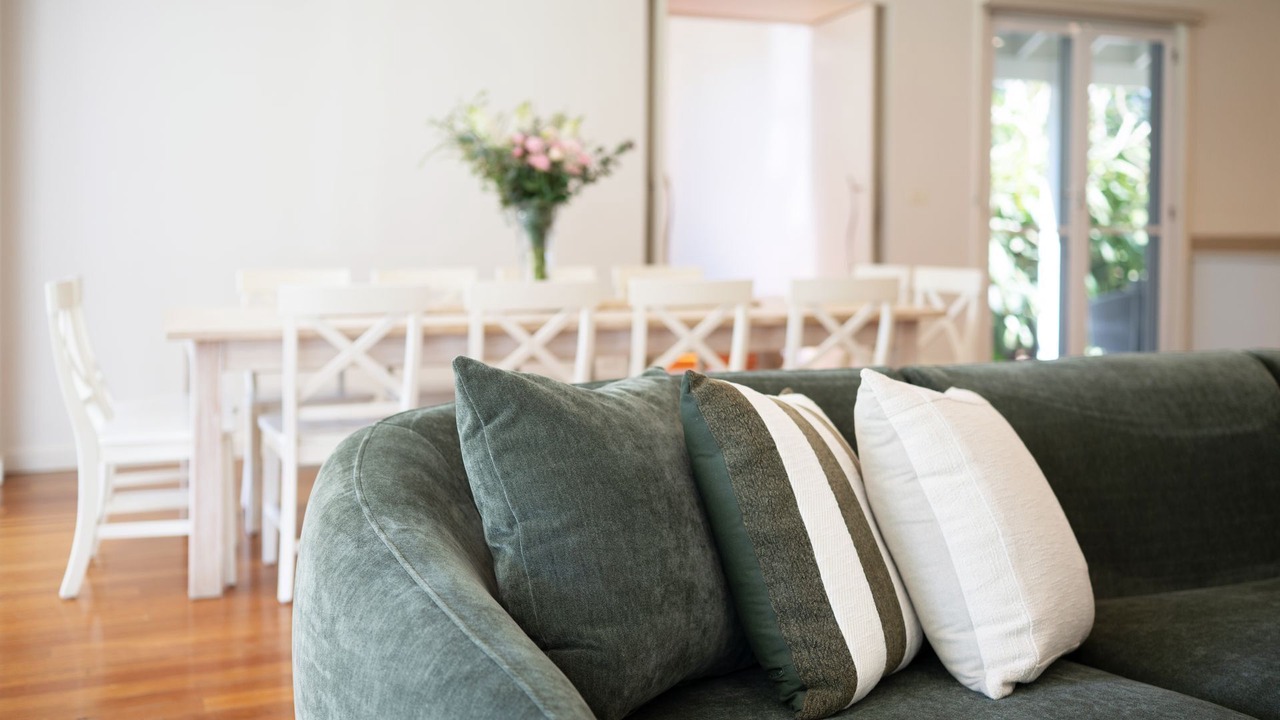 Photo of Livingroom in One Mile