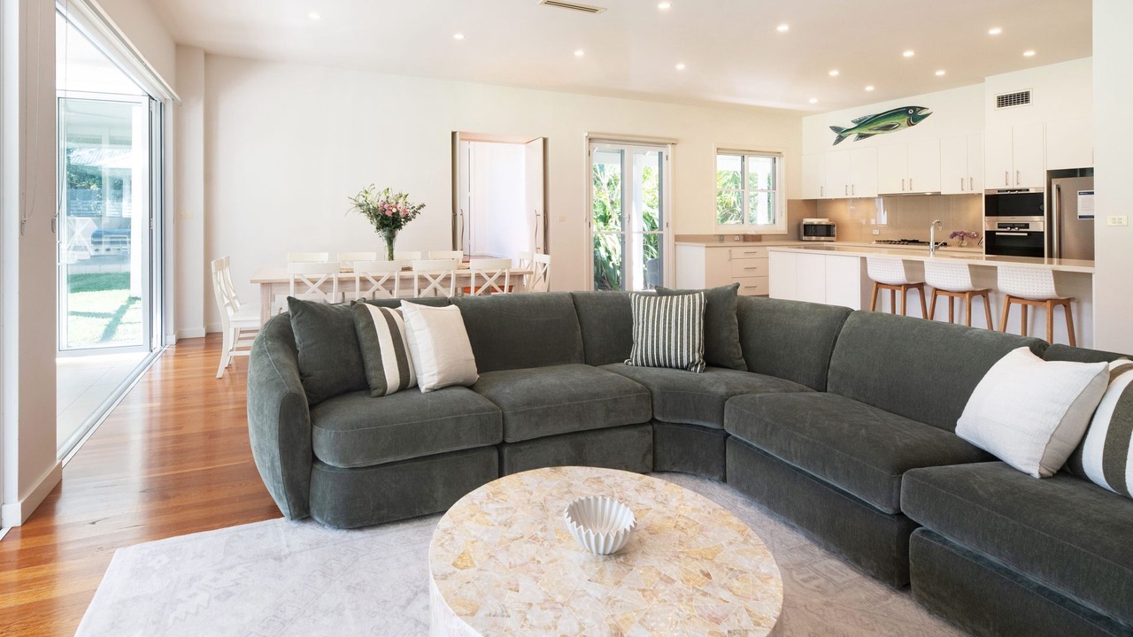 Photo of Livingroom in One Mile