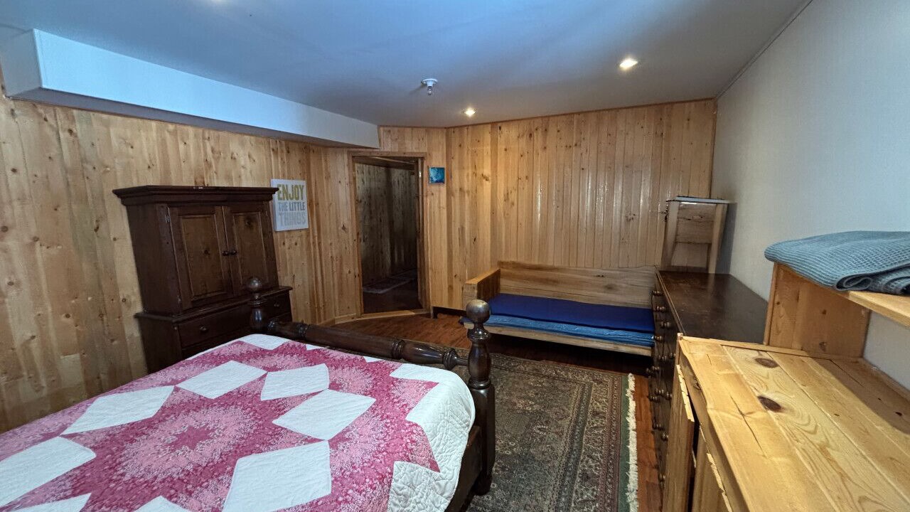 Photo of Bedroom in Dysart et al