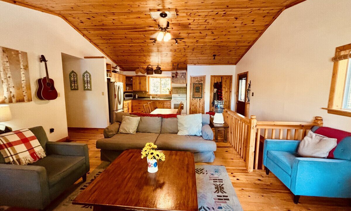 Photo of Livingroom in Dysart et al