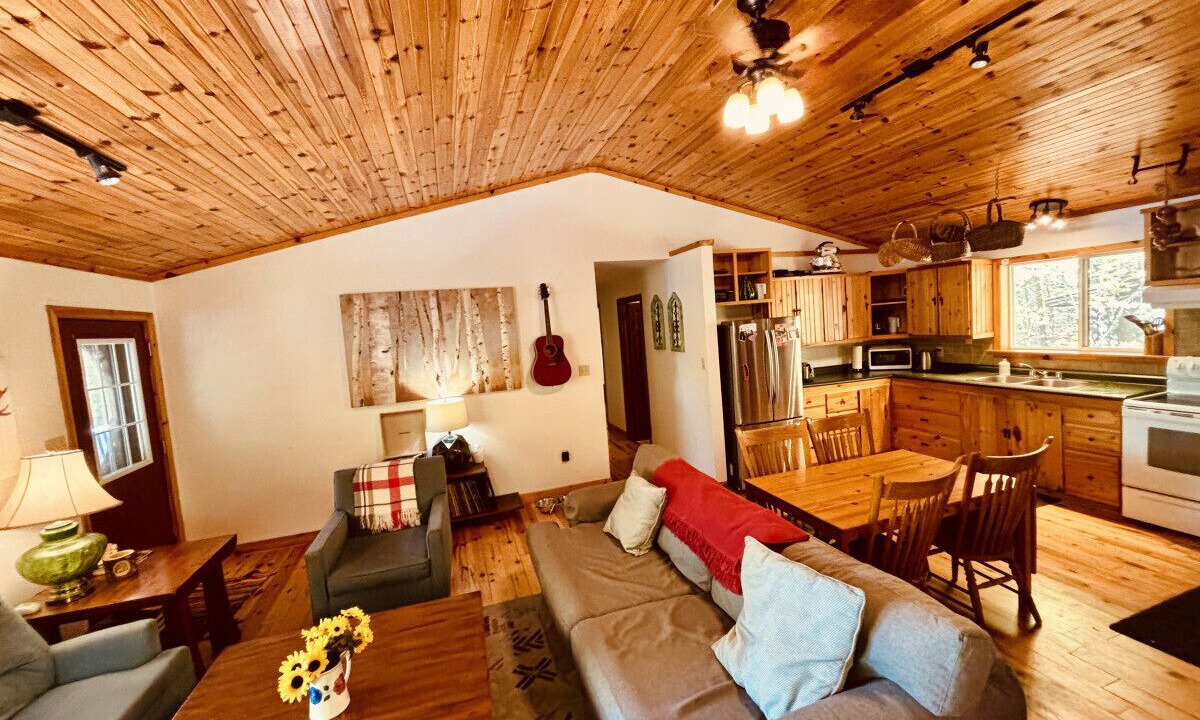 Photo of Livingroom in Dysart et al