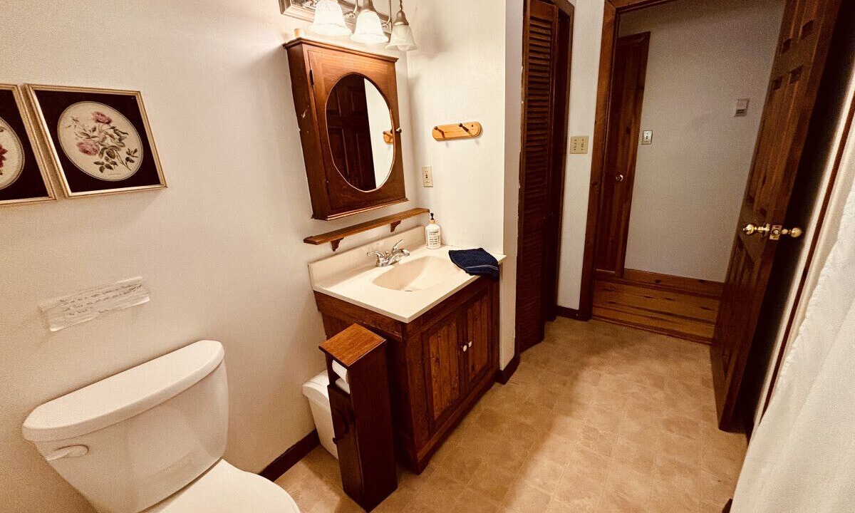 Photo of Bathroom in Dysart et al
