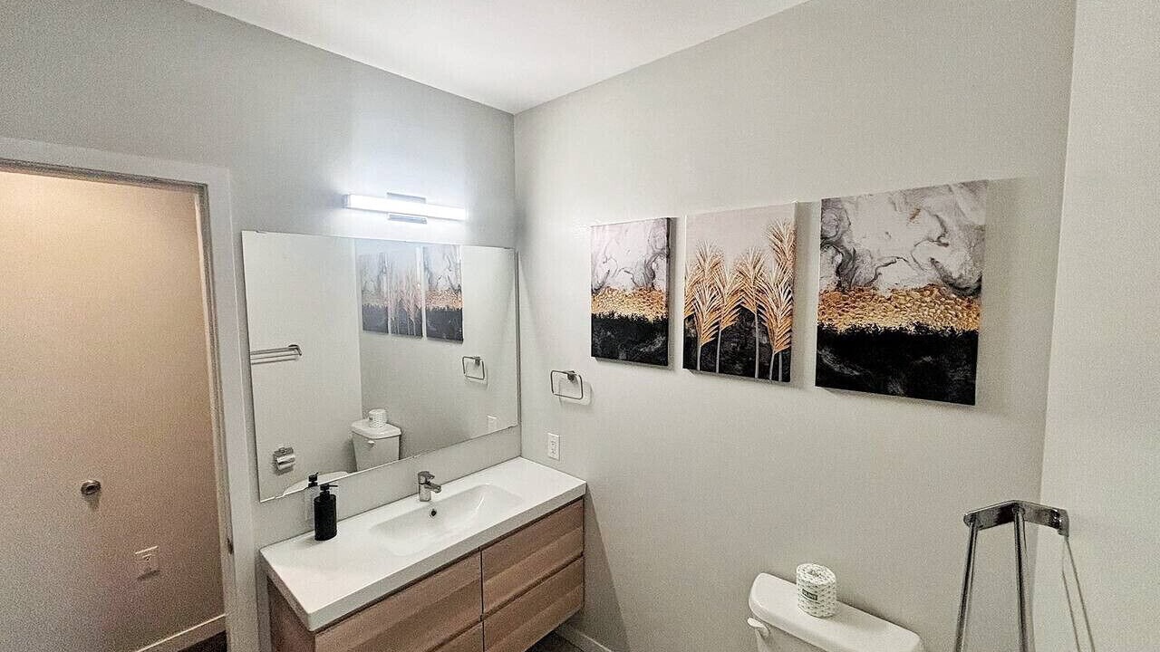 Photo of Bathroom in Downtown Des Moines