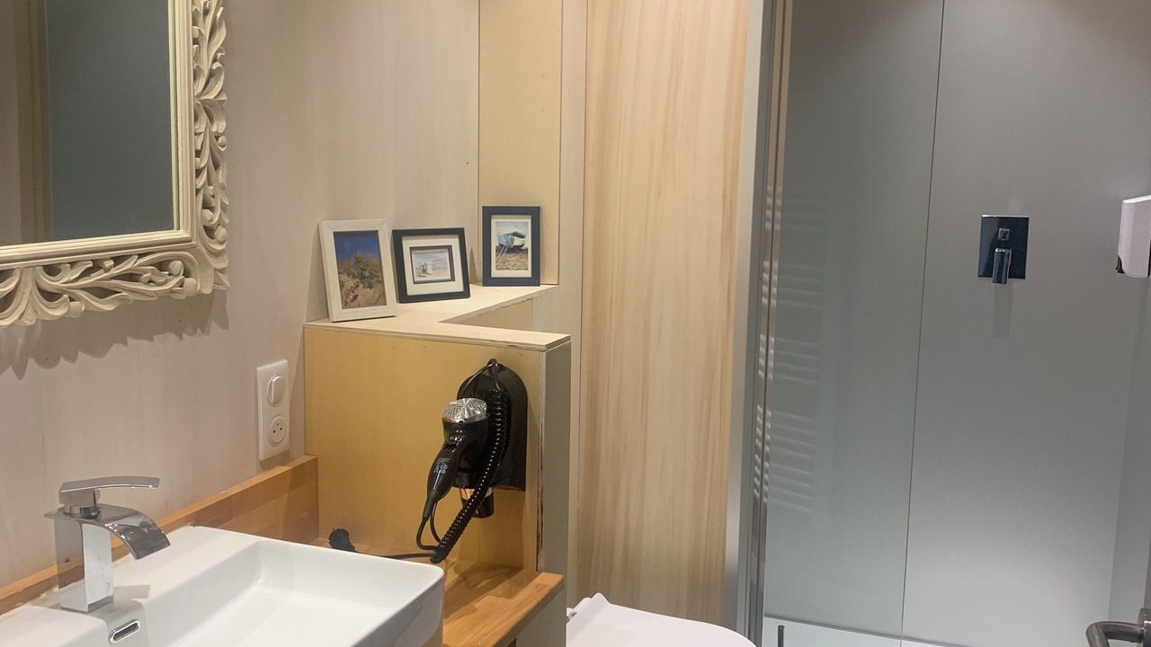 Photo of Bathroom in Gemil