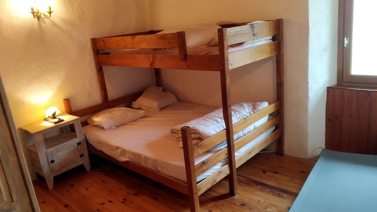 Photo of Bedroom in Entraunes