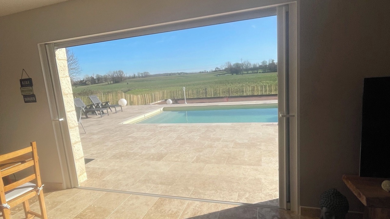 Photo of Outdoor in Cours-de-Pile