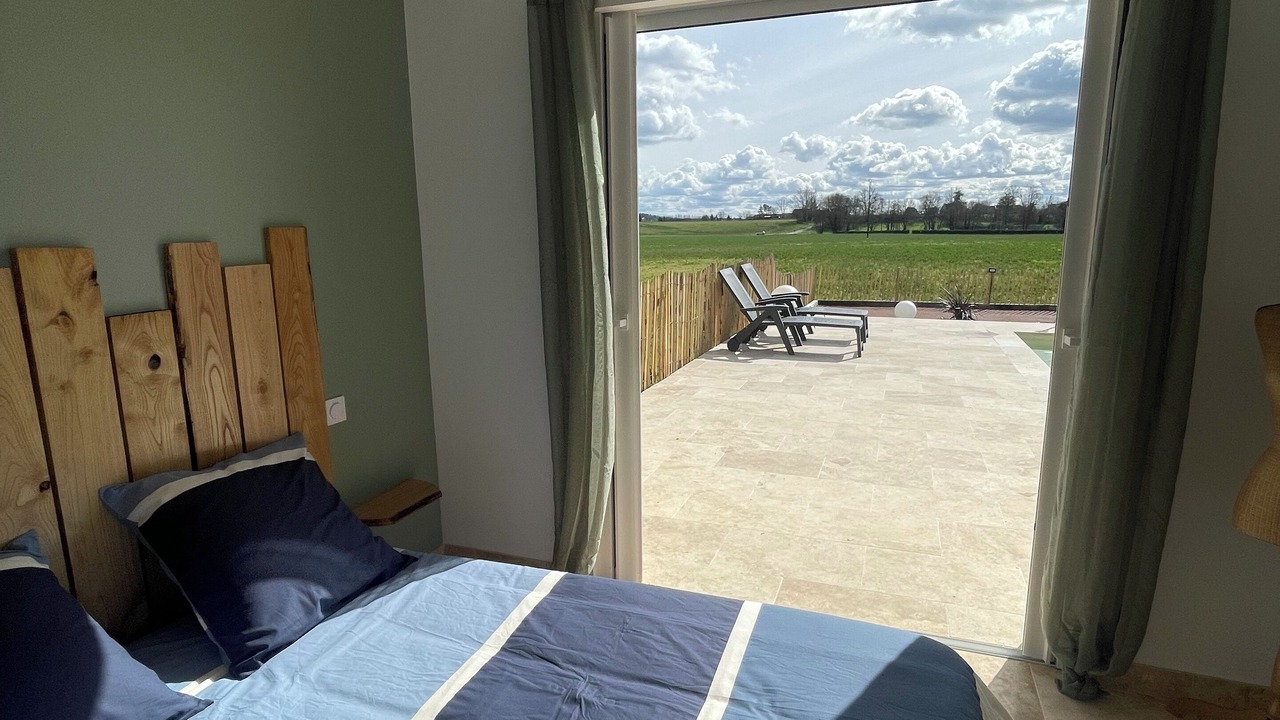 Photo of Bedroom in Cours-de-Pile