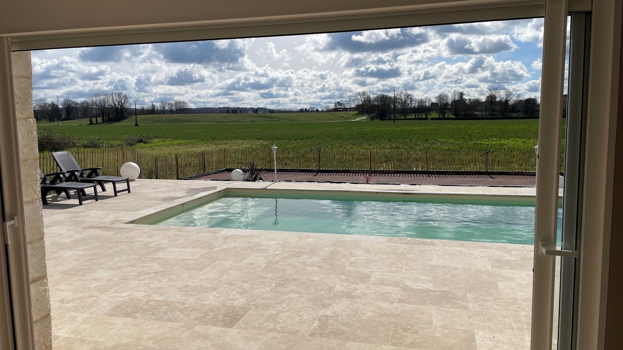 Photo of Outdoor in Cours-de-Pile