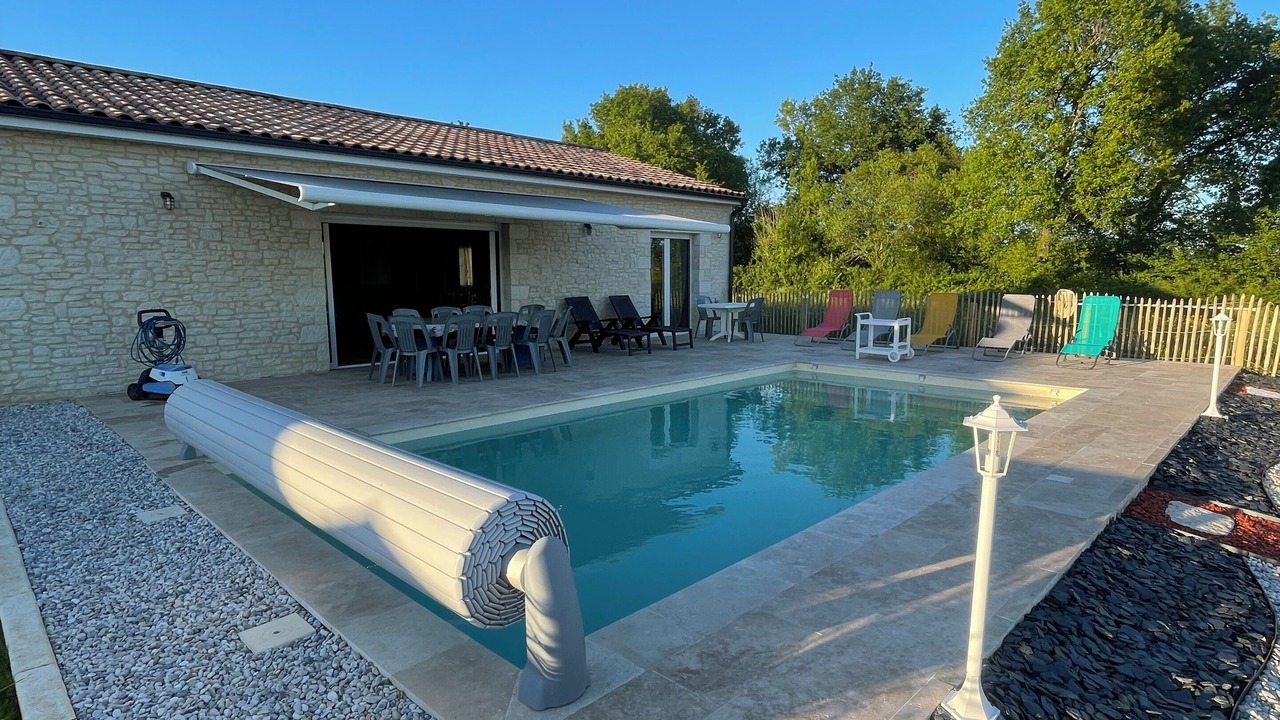 Photo of Outdoor in Cours-de-Pile