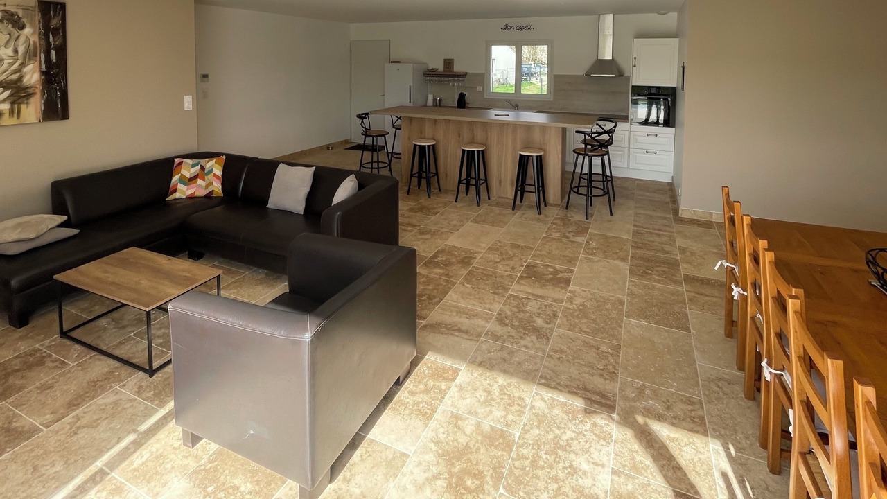 Photo of Others in Cours-de-Pile