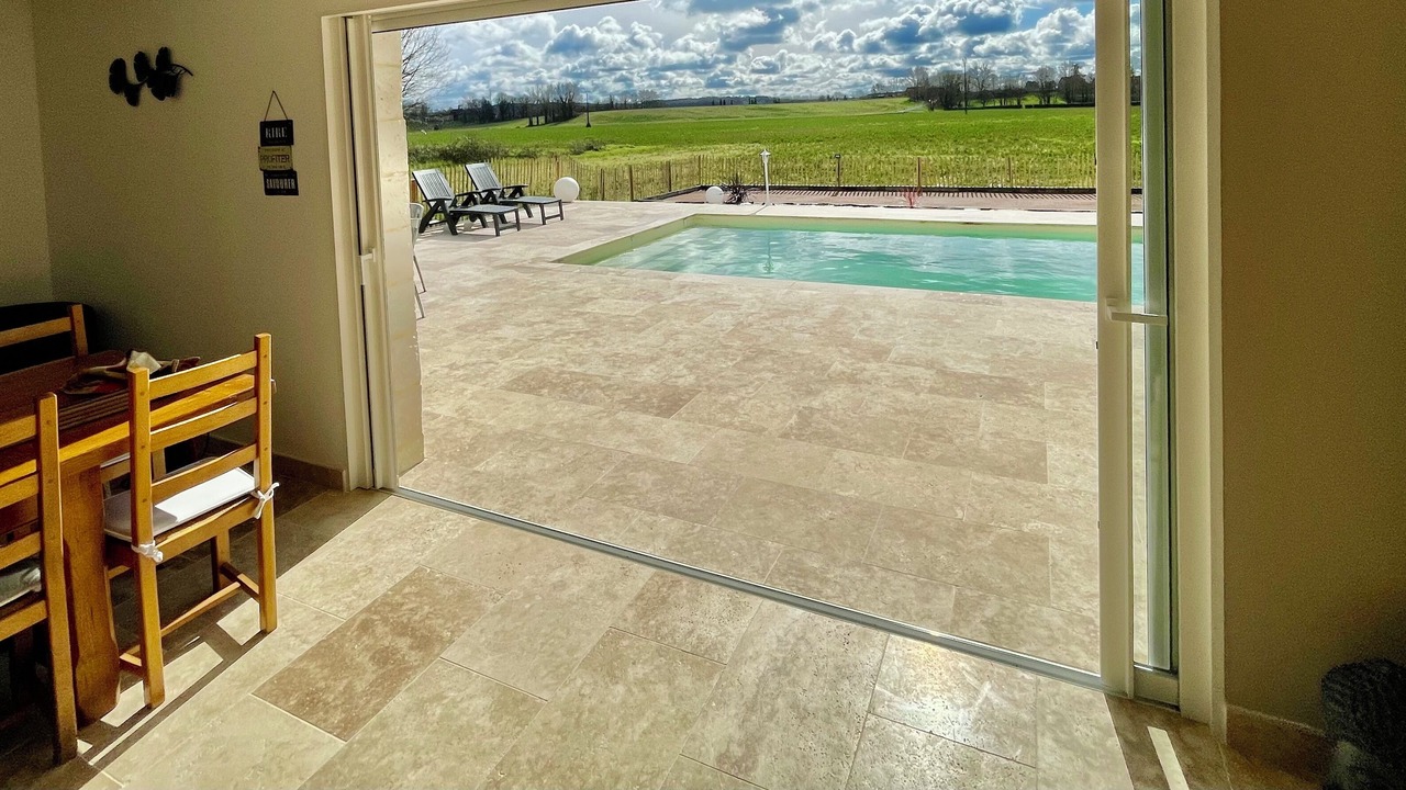 Photo of Outdoor in Cours-de-Pile