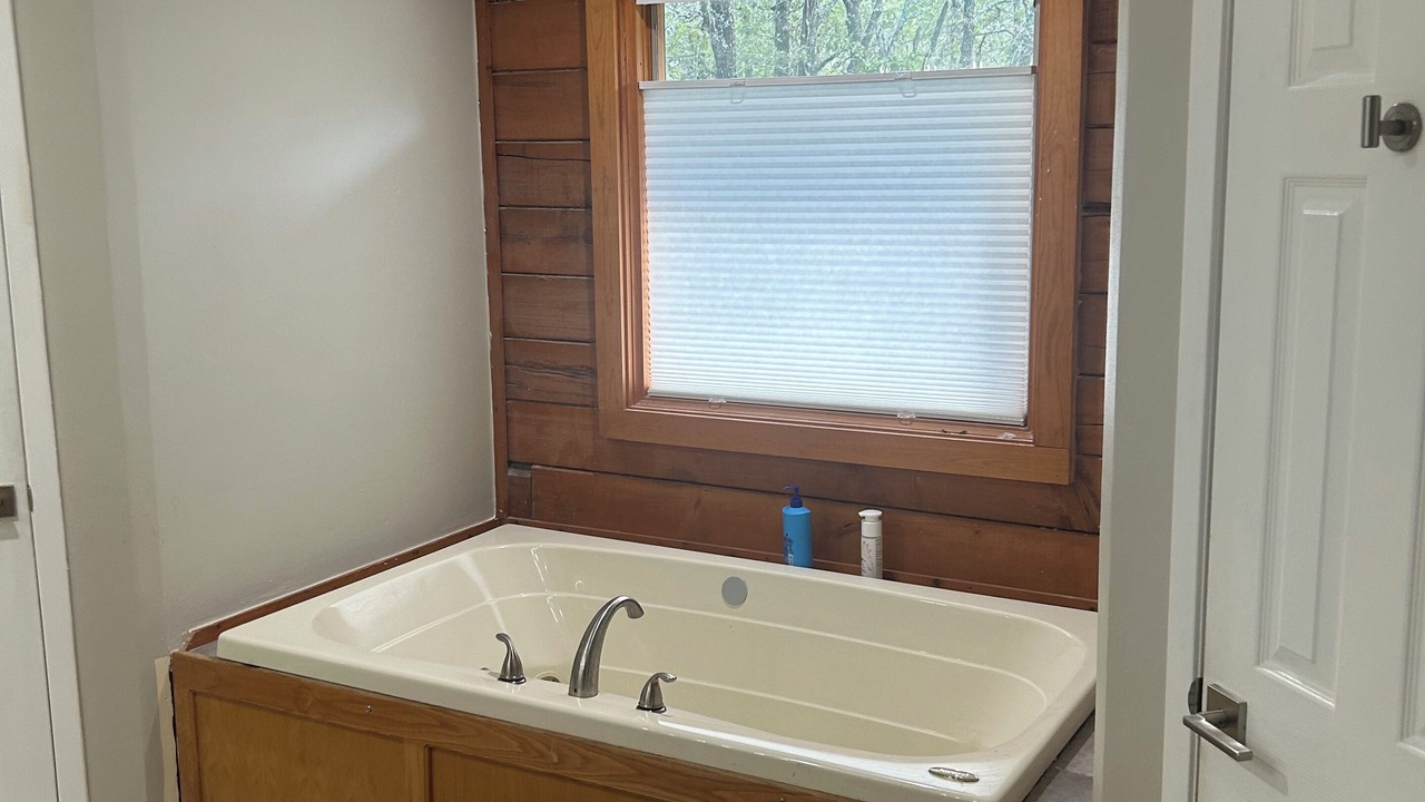 Photo of Bathroom in Forestburg