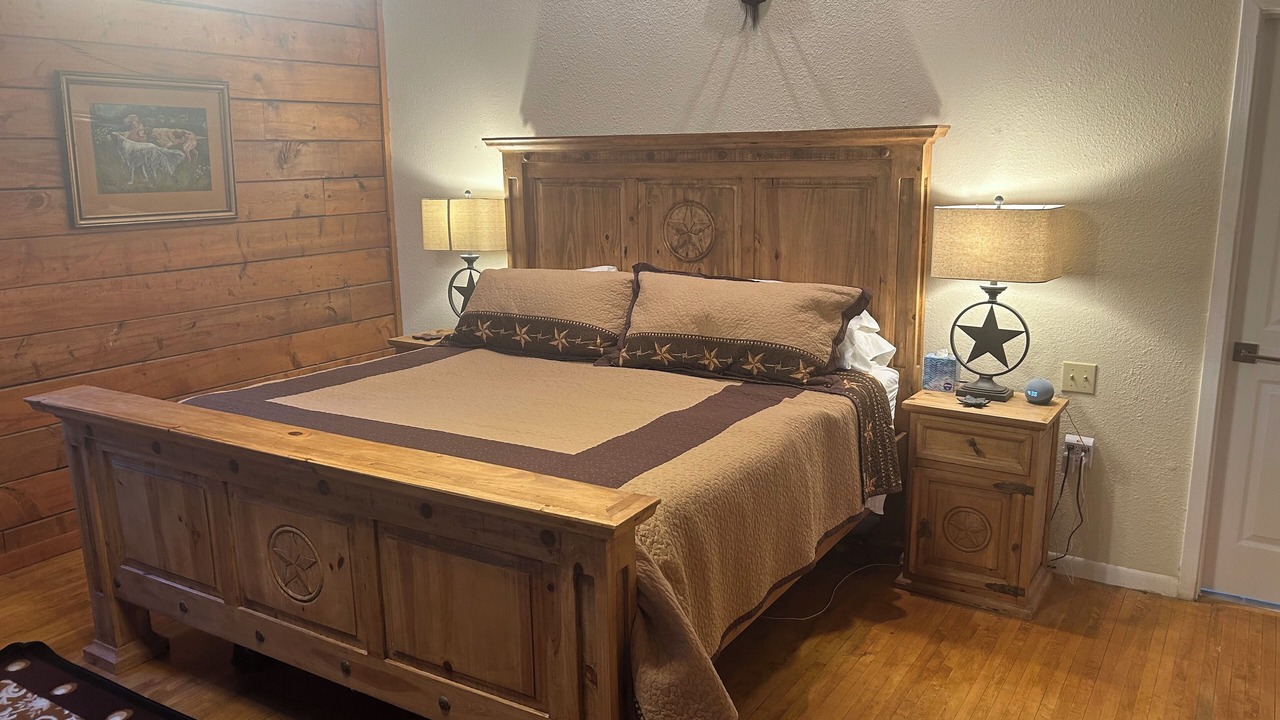 Photo of Bedroom in Forestburg