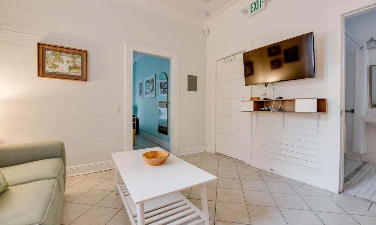 Photo of Livingroom in Historic Seaport