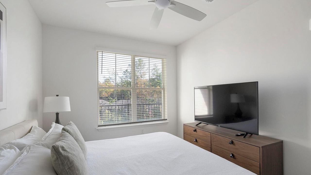 Photo of Bedroom in Crestline Heights