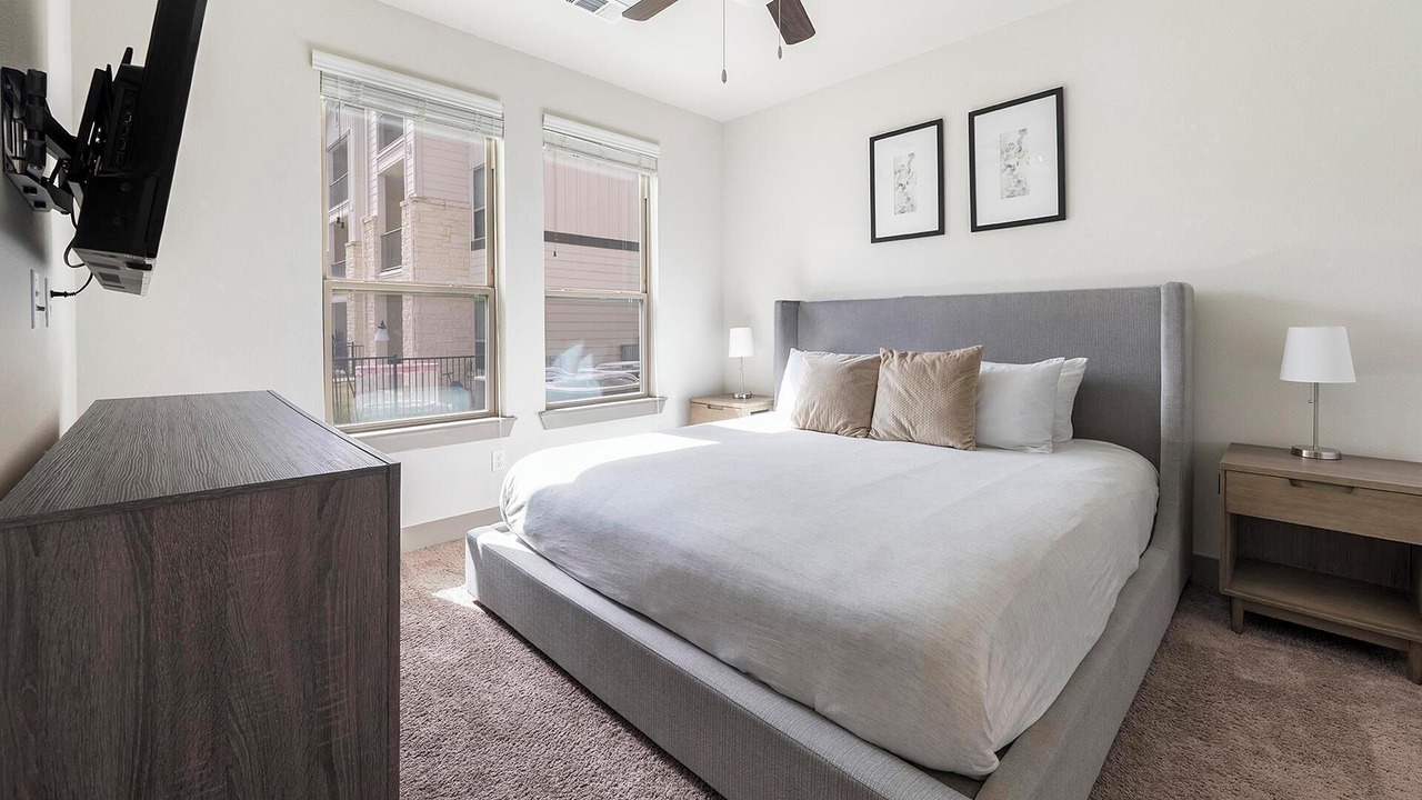 Photo of Bedroom in Manor