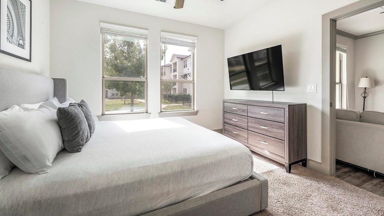 Photo of Bedroom in Manor