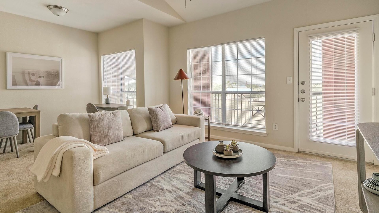 Photo of Livingroom in Southbelt/Ellington