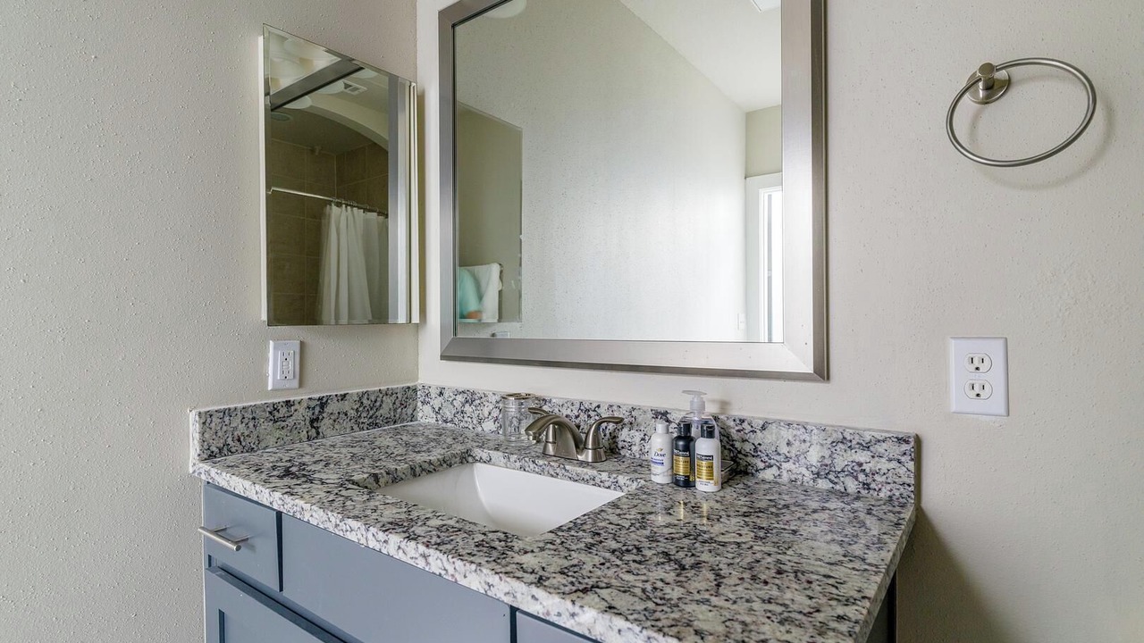 Photo of Bathroom in Nassau Bay