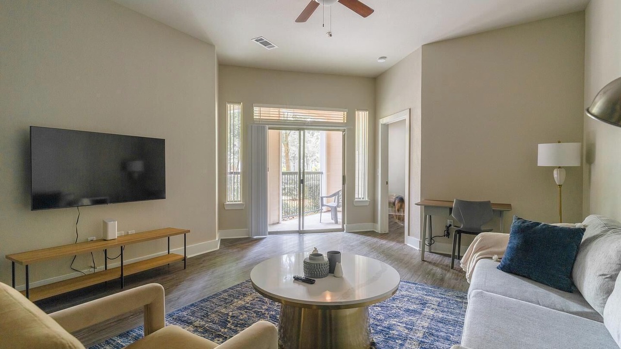 Photo of Livingroom in Nassau Bay
