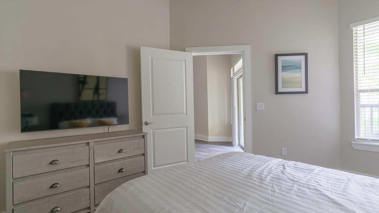 Photo of Bedroom in Nassau Bay