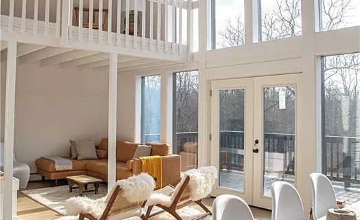 Photo of Livingroom in Middle Hope