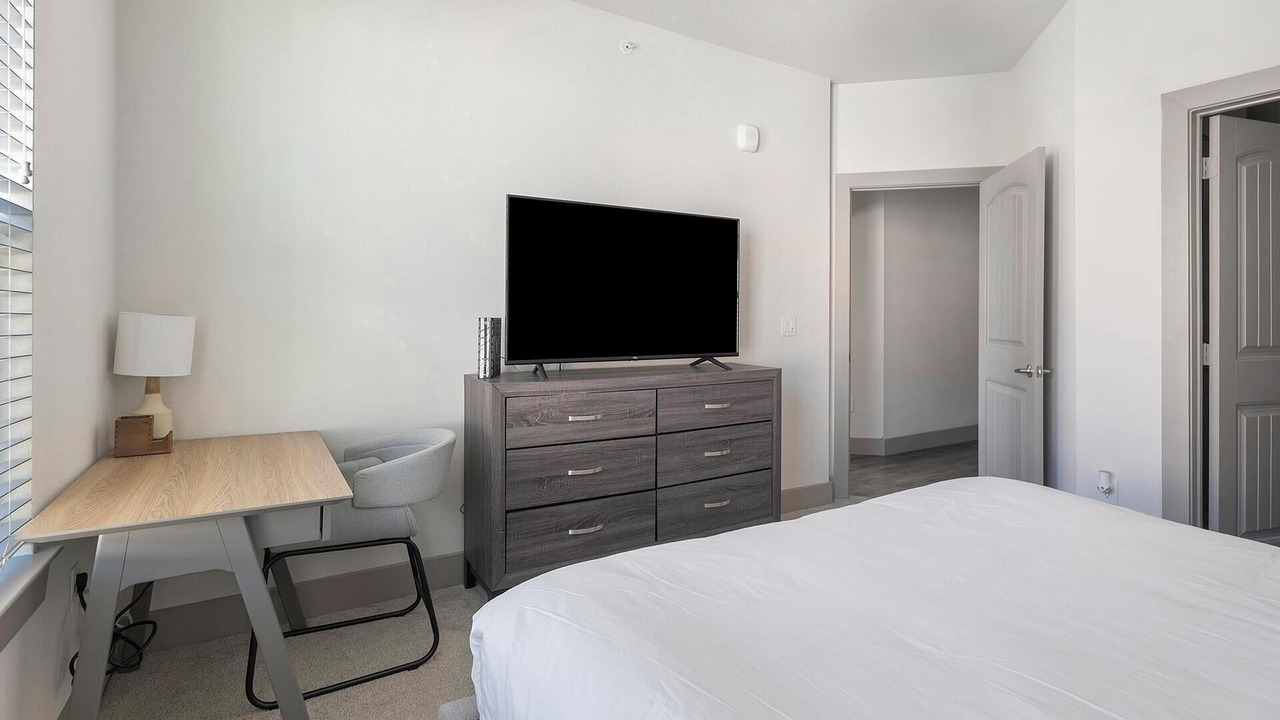 Photo of Bedroom in Manor