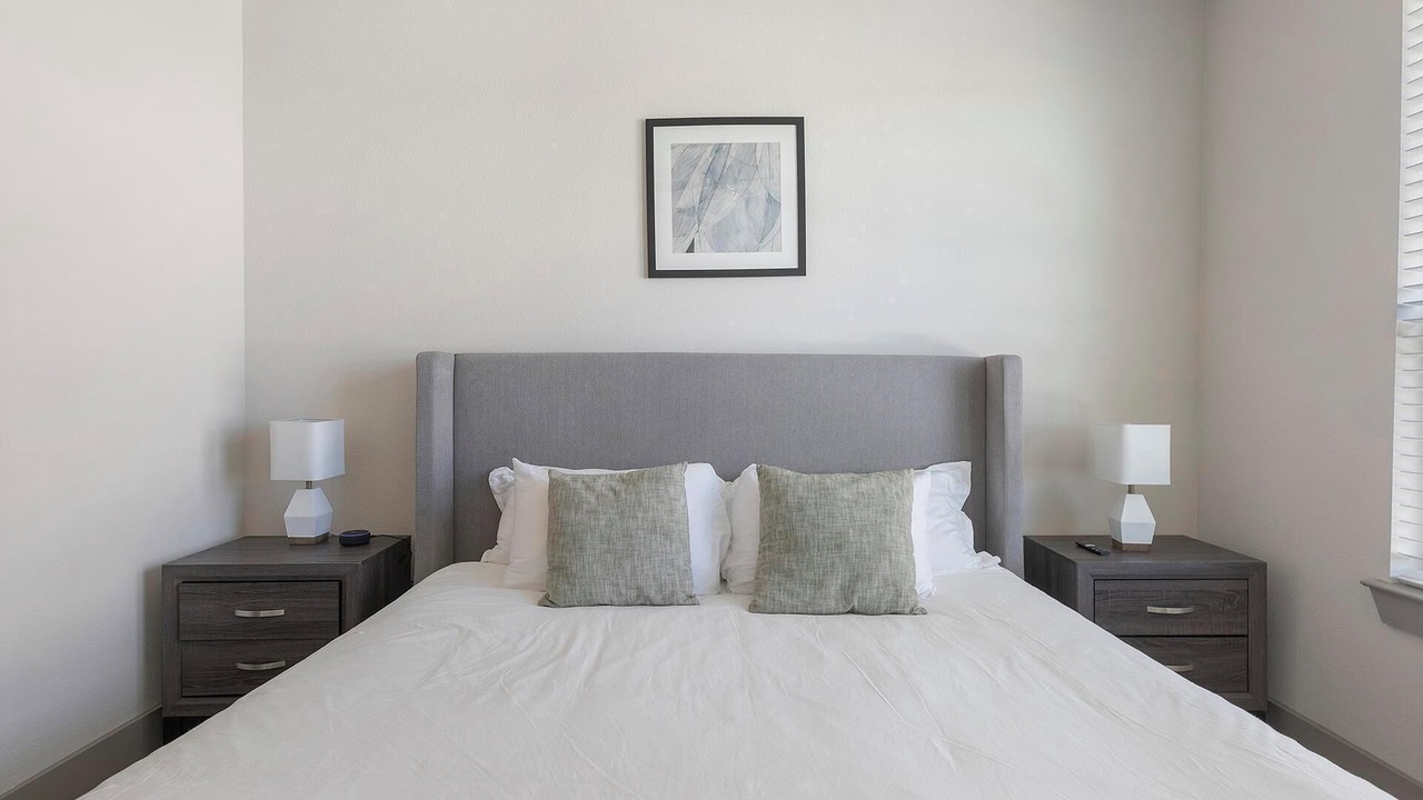 Photo of Bedroom in Manor