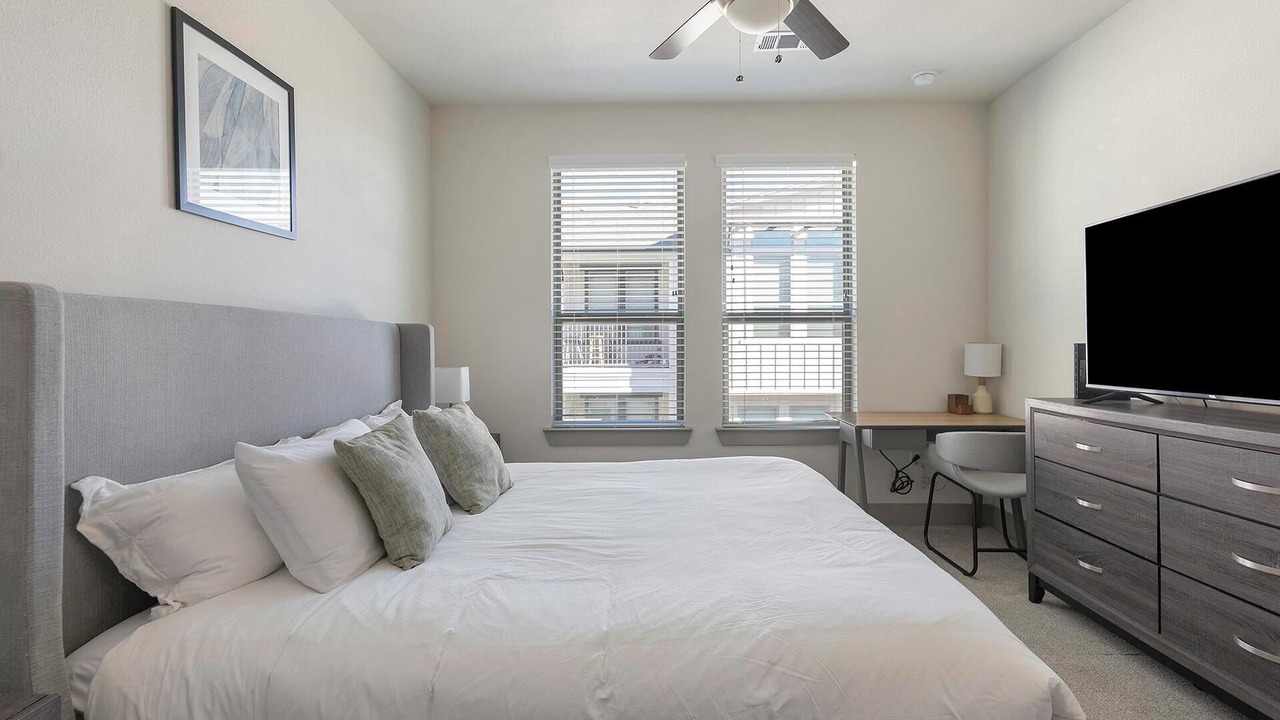 Photo of Bedroom in Manor