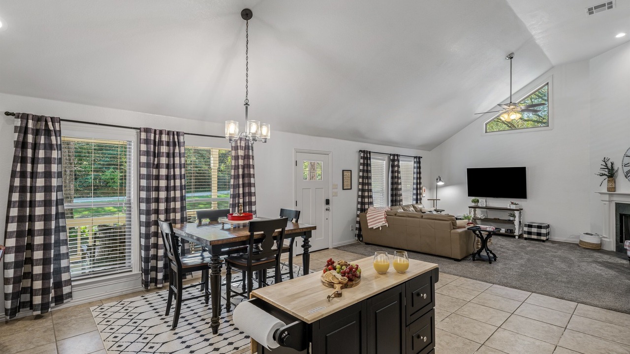 Photo of Livingroom in Wills Point