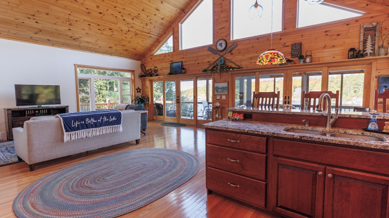 Photo of Livingroom in Town of Fowler