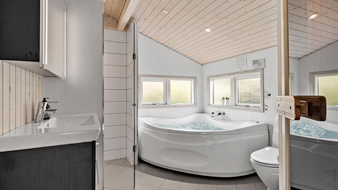 Photo of Bathroom in Pøt Strandby