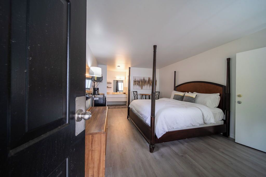 Photo of Bedroom in Eureka Springs Historic District