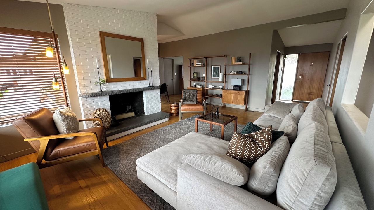 Photo of Livingroom in Renton