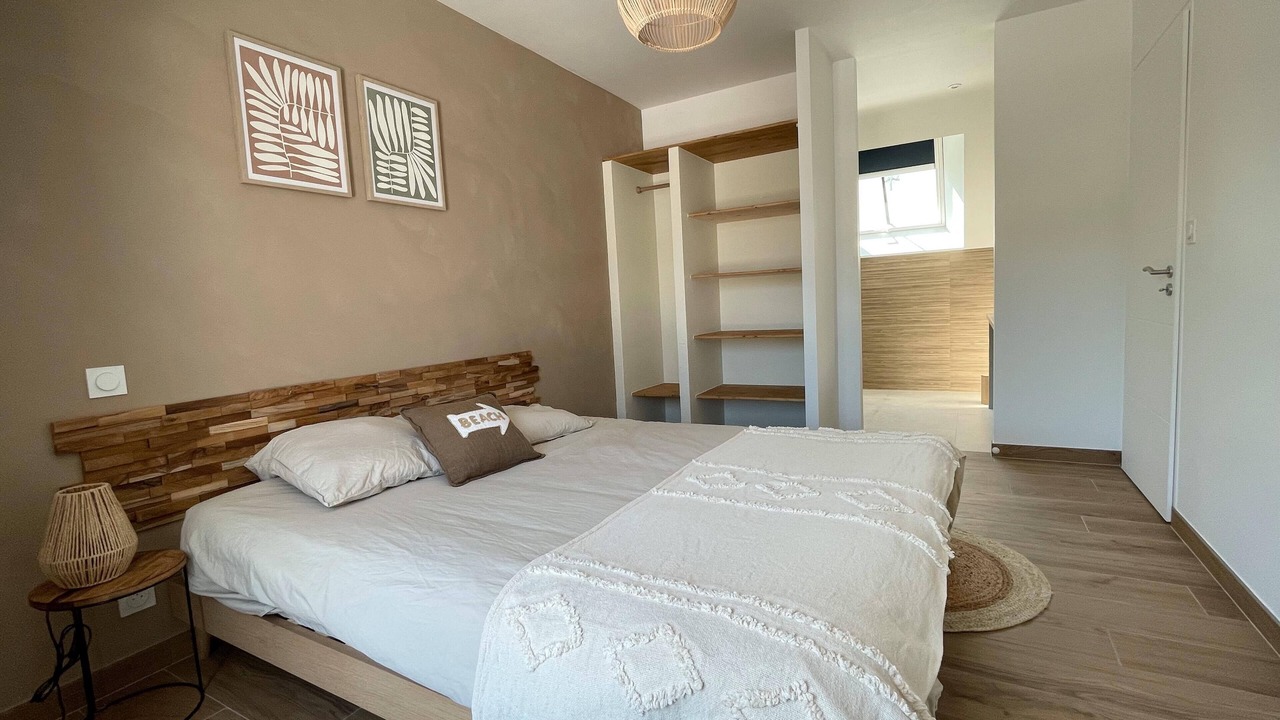 Photo of Bedroom in Peaule
