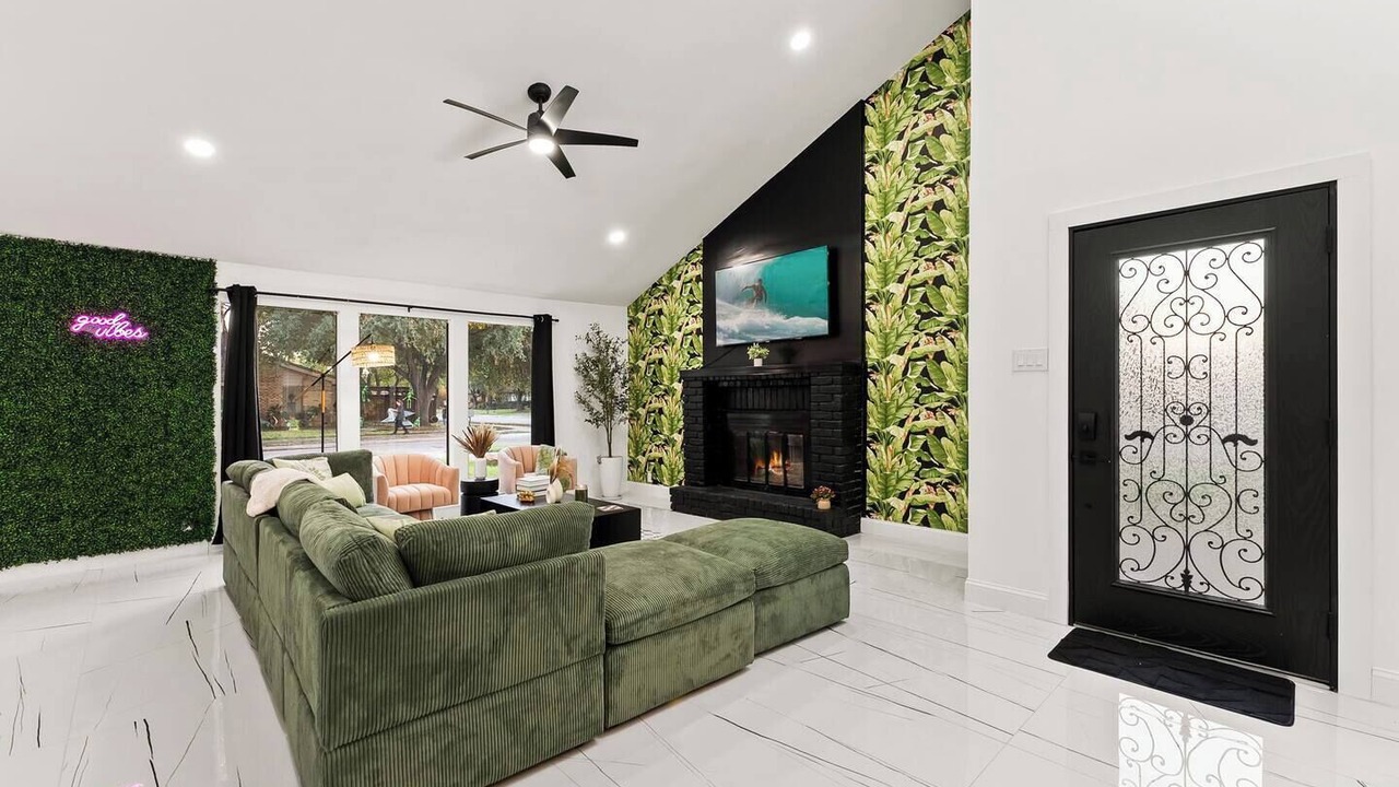 Photo of Livingroom in Carrollton